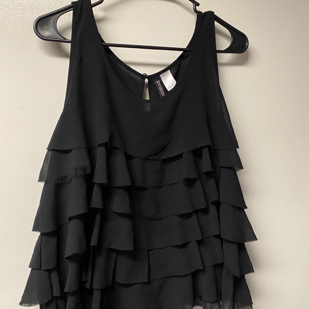 Divided H&M ruffle tank